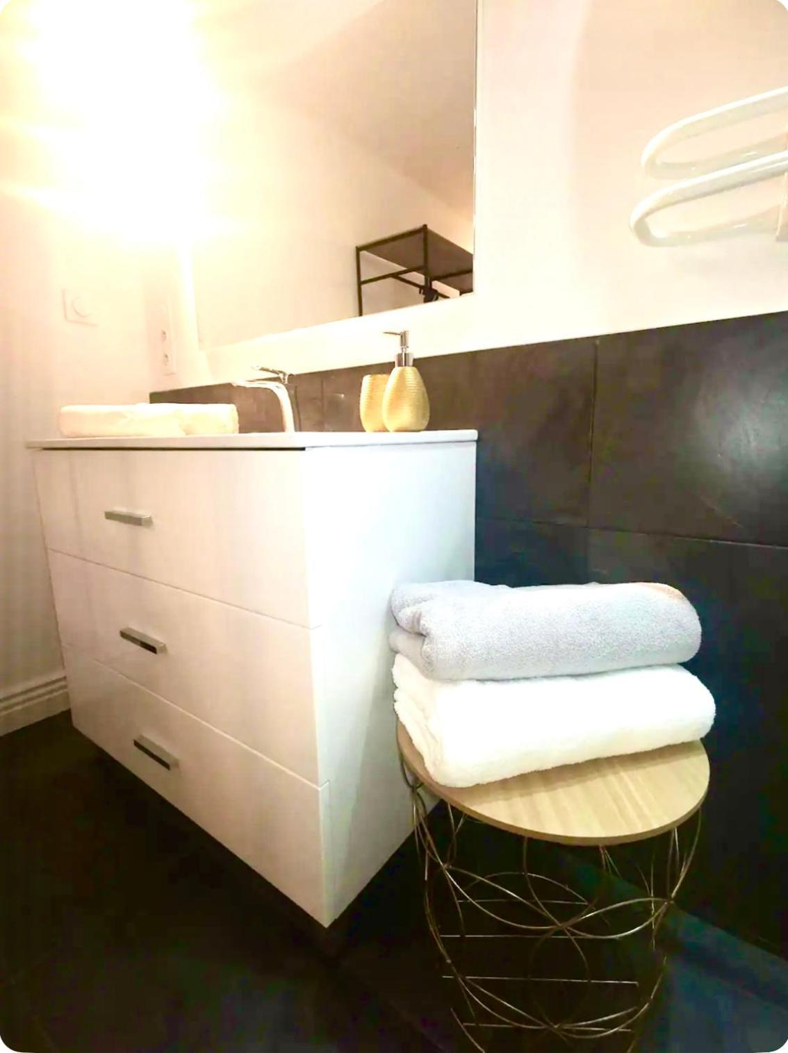 Appart-one Terrasse Jacuzzi Parking Apartment *